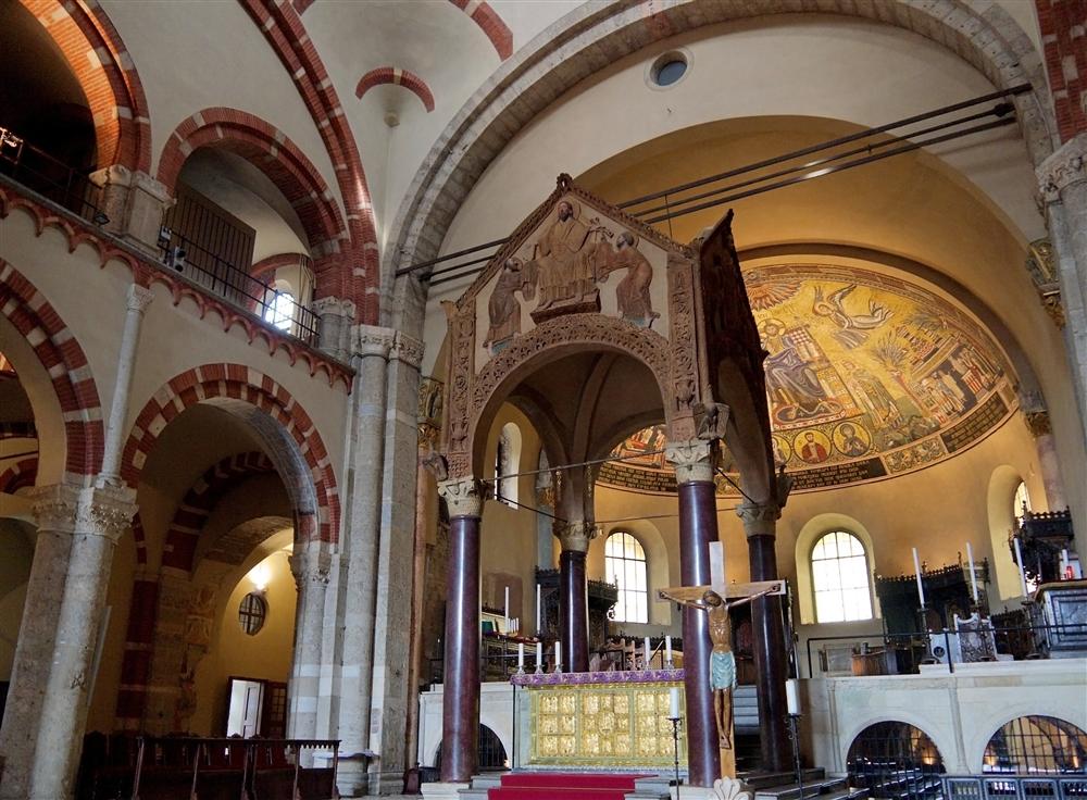 Milan (Italy) - Altar and aps of the Basilica di Sant'Ambrogio